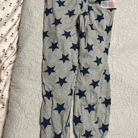 Boden cargo pants lined with soft star motif fabric-7Y - Picture 5 of 6